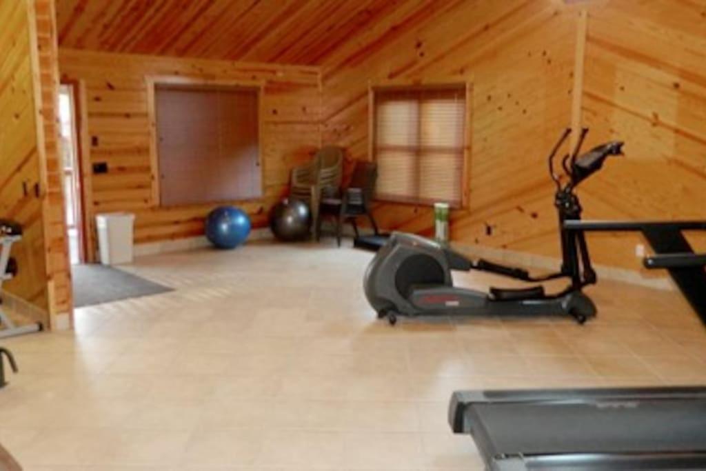 Smokiesboutiquecabins Would Love To Host You At Dolly'S Cute Cabin! 4 Suites With Private Bathrooms - Hot Tub, Fire Pit, Game Room, Resort Pool Open Memorial Day Through Labor Day! Гатлинбург Экстерьер фото