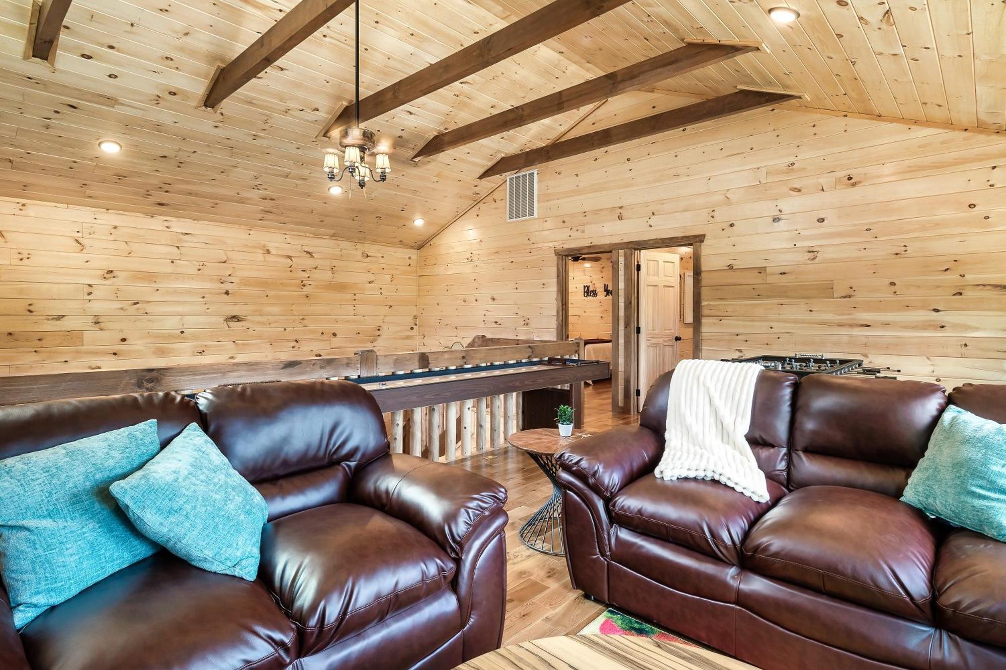 Smokiesboutiquecabins Would Love To Host You At Dolly'S Cute Cabin! 4 Suites With Private Bathrooms - Hot Tub, Fire Pit, Game Room, Resort Pool Open Memorial Day Through Labor Day! Гатлинбург Экстерьер фото