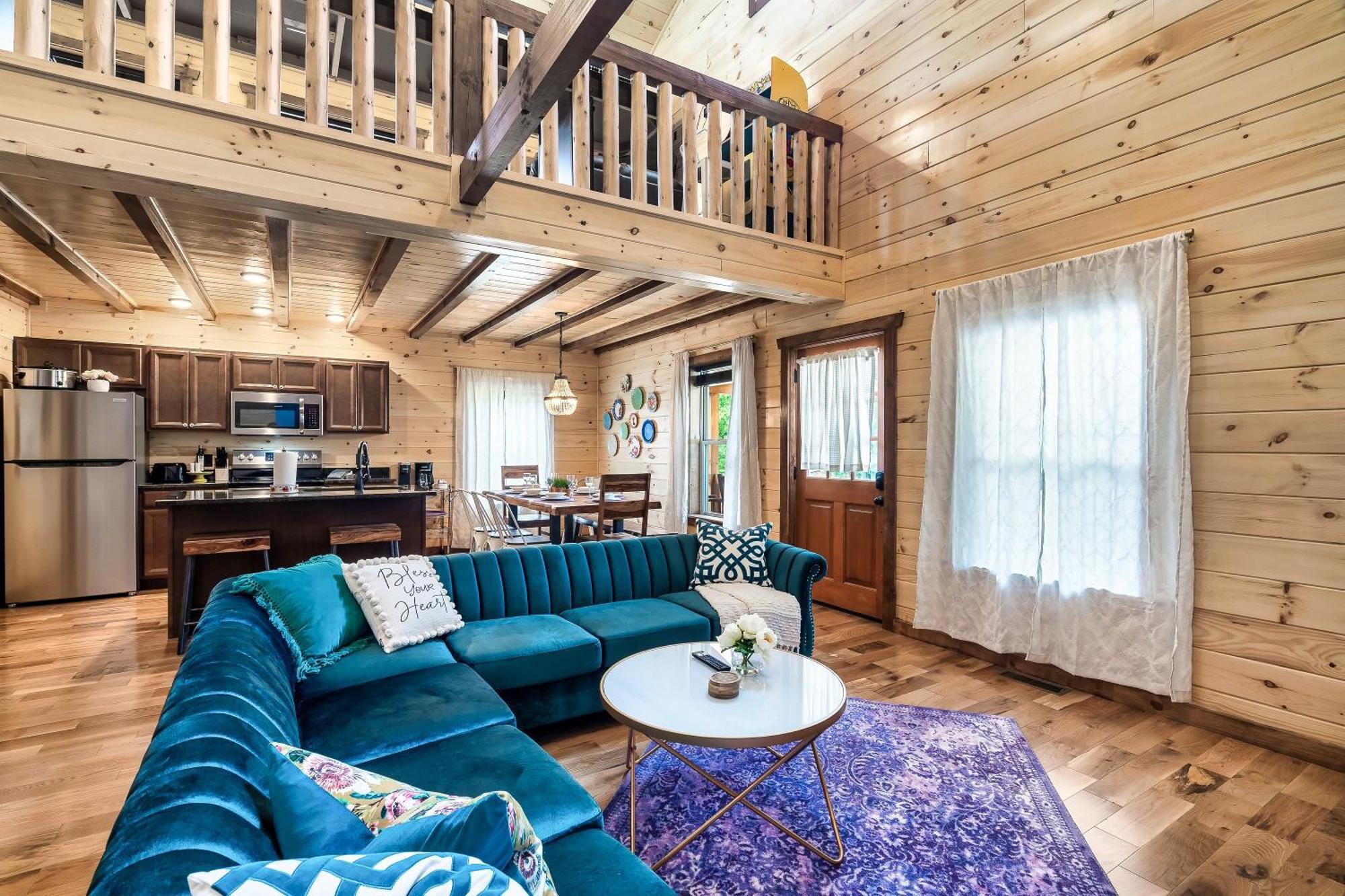 Smokiesboutiquecabins Would Love To Host You At Dolly'S Cute Cabin! 4 Suites With Private Bathrooms - Hot Tub, Fire Pit, Game Room, Resort Pool Open Memorial Day Through Labor Day! Гатлинбург Экстерьер фото