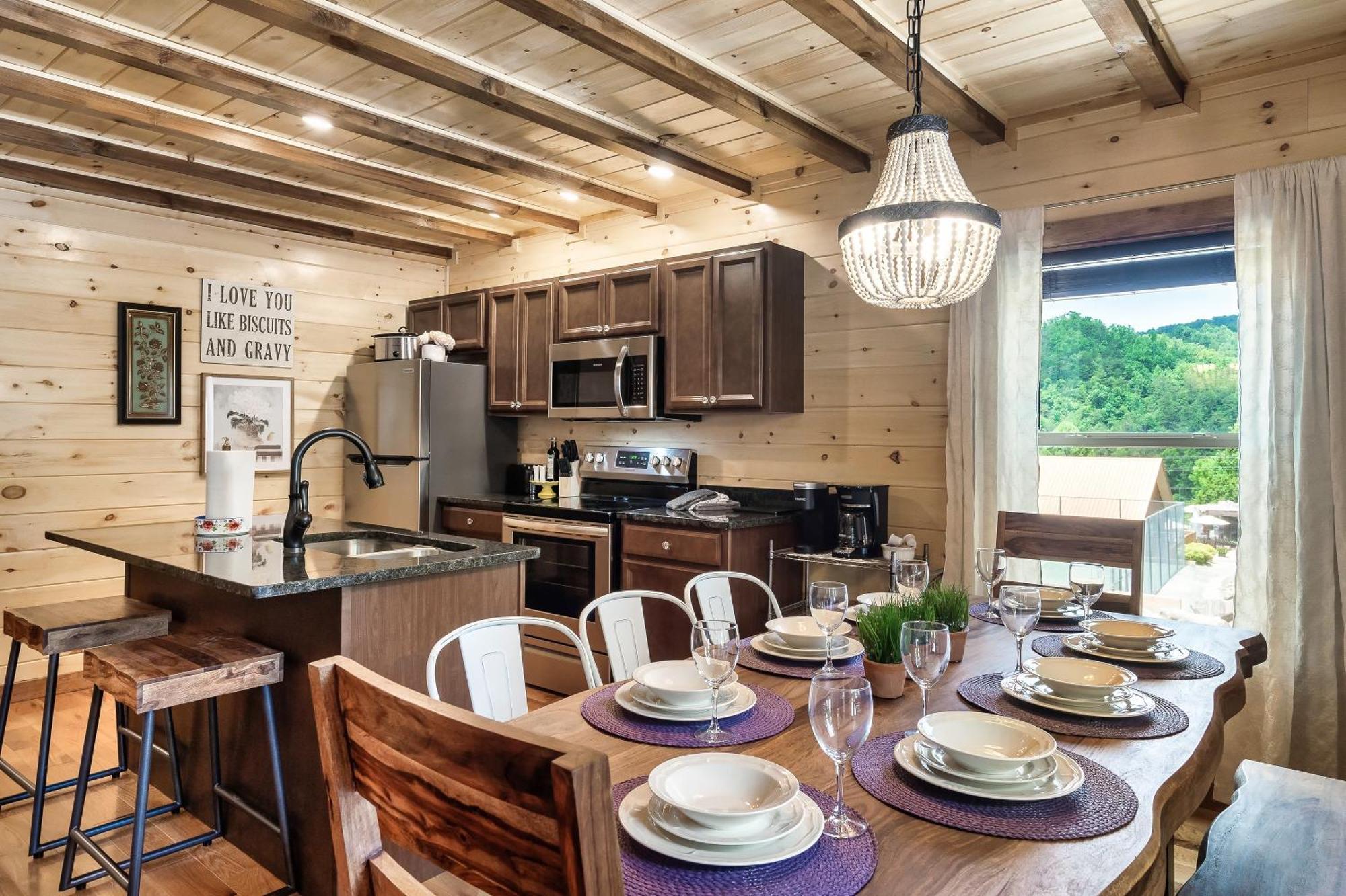 Smokiesboutiquecabins Would Love To Host You At Dolly'S Cute Cabin! 4 Suites With Private Bathrooms - Hot Tub, Fire Pit, Game Room, Resort Pool Open Memorial Day Through Labor Day! Гатлинбург Экстерьер фото