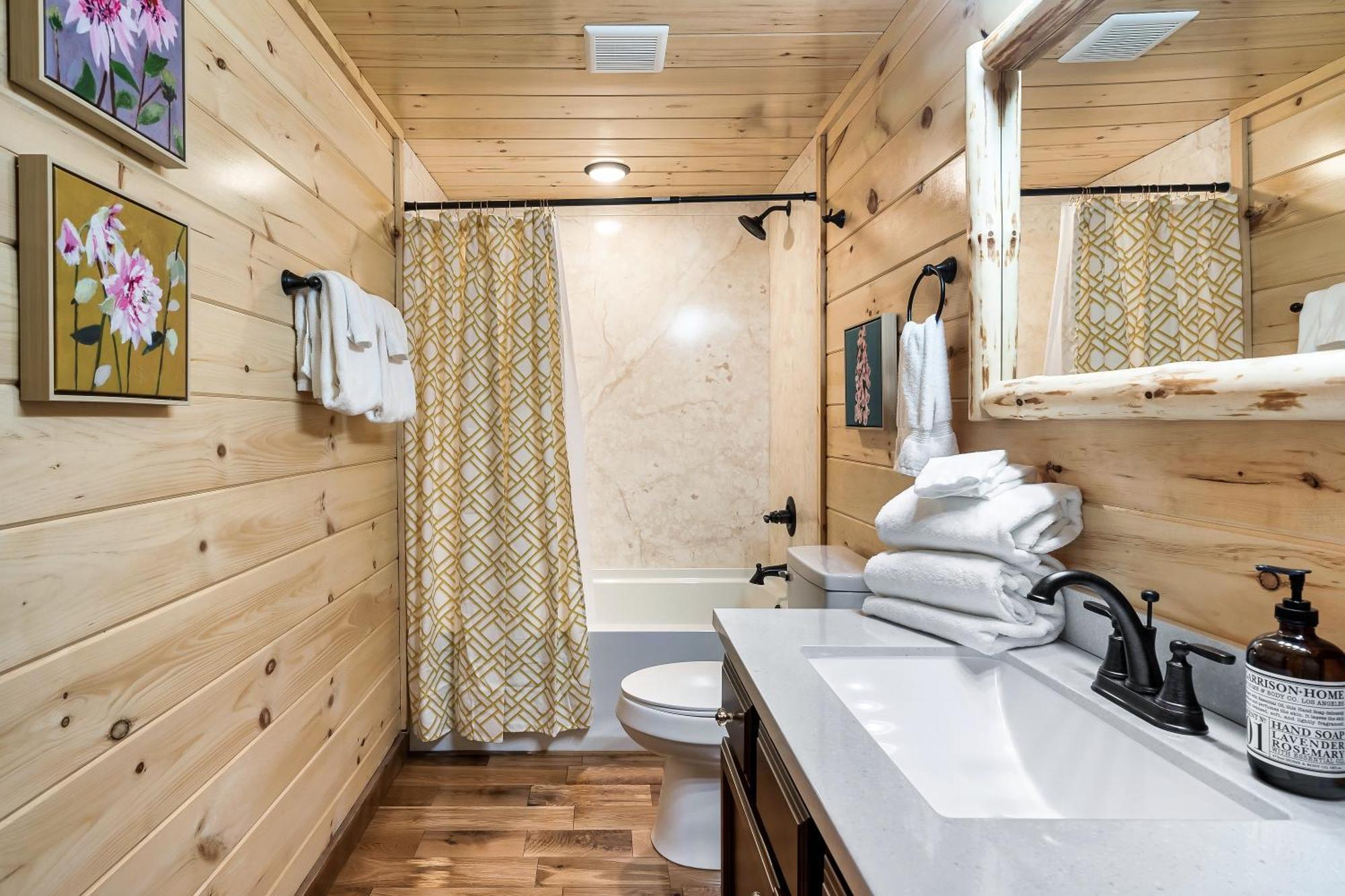 Smokiesboutiquecabins Would Love To Host You At Dolly'S Cute Cabin! 4 Suites With Private Bathrooms - Hot Tub, Fire Pit, Game Room, Resort Pool Open Memorial Day Through Labor Day! Гатлинбург Экстерьер фото